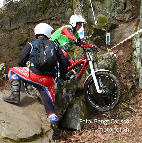 Preload previous image